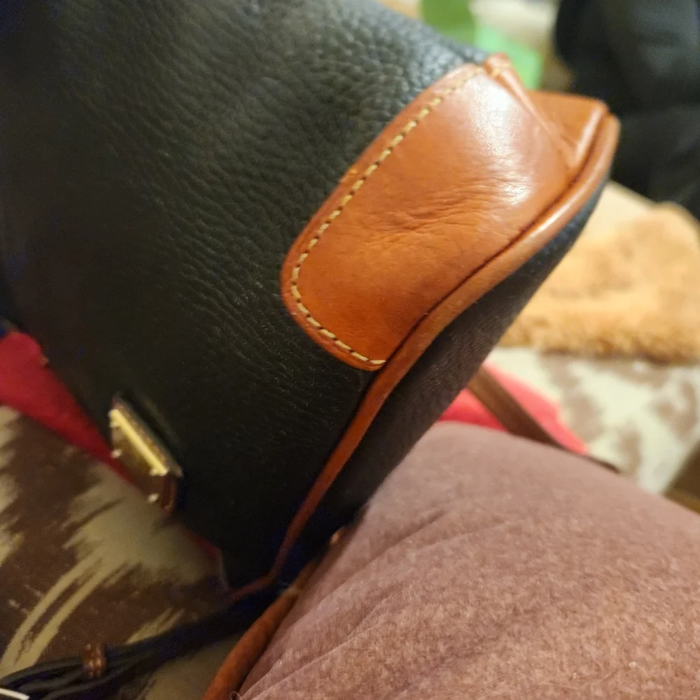 Dooney & Bourke Cross Body Bag - Picture 6 of 12